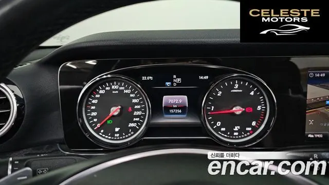 MERCEDES BENZ E-Classe W213 E220d 4MATIC Avantgarde 2018 — photo 8 sur 20