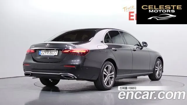 MERCEDES BENZ E-Classe W213 E350 4MATIC Avantgarde 2021 — photo 2 sur 33
