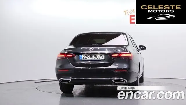MERCEDES BENZ E-Classe W213 E350 4MATIC Avantgarde 2021 — photo 4 sur 33