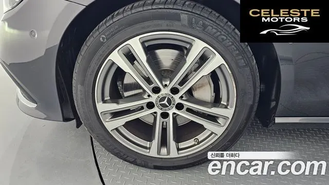 MERCEDES BENZ E-Classe W213 E350 4MATIC Avantgarde 2021 — photo 5 sur 33