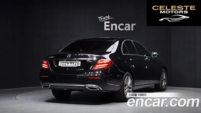 MERCEDES BENZ E-Classe W213 E220d 4MATIC Exclusive 2020 — photo 2 sur 33
