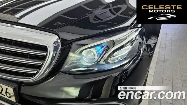 MERCEDES BENZ E-Classe W213 E220d 4MATIC Exclusive 2020 — photo 8 sur 33