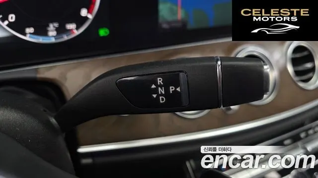 MERCEDES BENZ E-Classe W213 E300 4MATIC Exclusive 2019 — photo 12 sur 39