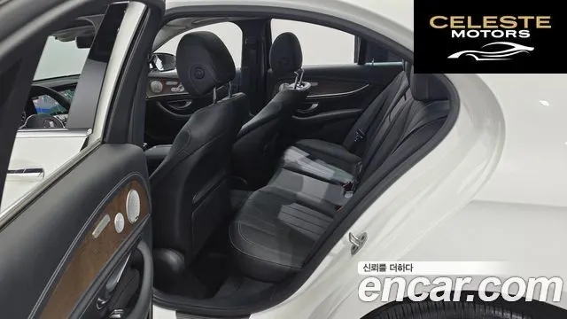MERCEDES BENZ E-Classe W213 E300 4MATIC Exclusive 2019 — photo 17 sur 39