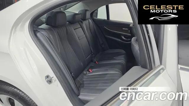 MERCEDES BENZ E-Classe W213 E300 4MATIC Exclusive 2019 — photo 18 sur 39