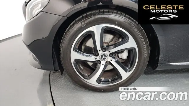 MERCEDES BENZ E-Classe W213 E250 Avantgarde 2020 — photo 5 sur 43