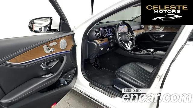 MERCEDES BENZ E-Classe W213 E300 4MATIC Exclusive 2019 — photo 13 sur 36