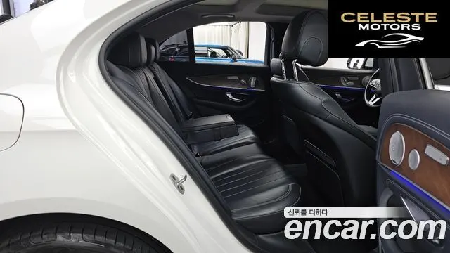 MERCEDES BENZ E-Classe W213 E300 4MATIC Exclusive 2019 — photo 18 sur 36