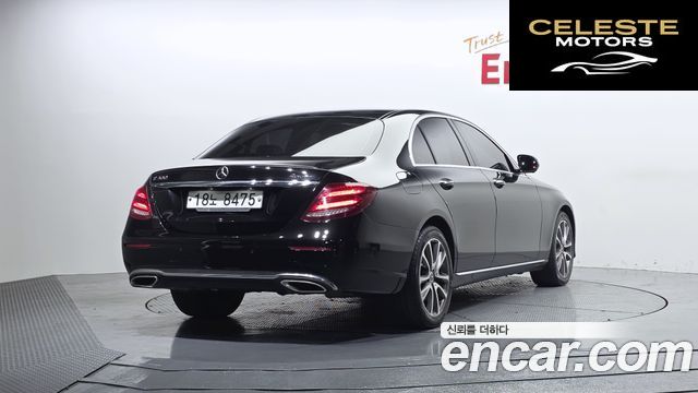 MERCEDES BENZ E-Classe W213 E300 4MATIC Avantgarde 2019 — photo 2 sur 20