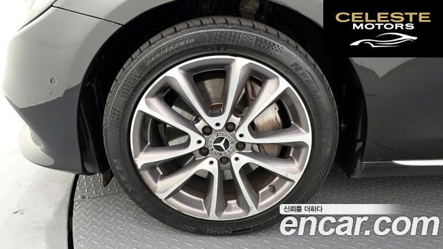 MERCEDES BENZ E-Classe W213 E300 4MATIC Avantgarde 2019 — photo 5 sur 20