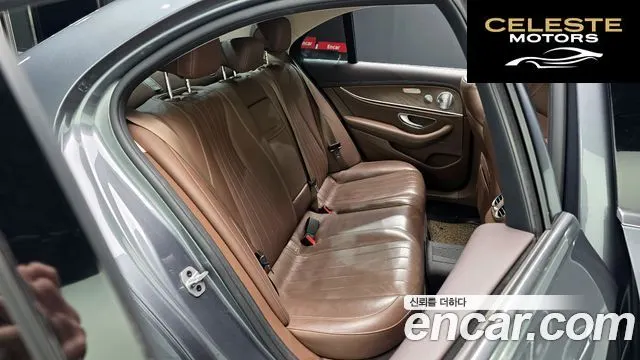 MERCEDES BENZ E-Classe W213 E300 4MATIC Exclusive 2019 — photo 17 sur 34