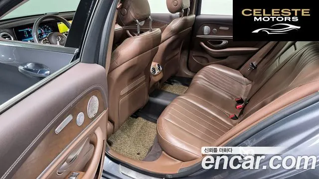MERCEDES BENZ E-Classe W213 E300 4MATIC Exclusive 2019 — photo 18 sur 34