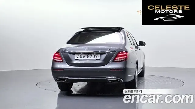 MERCEDES BENZ E-Classe W213 E300 4MATIC Exclusive 2019 — photo 4 sur 34