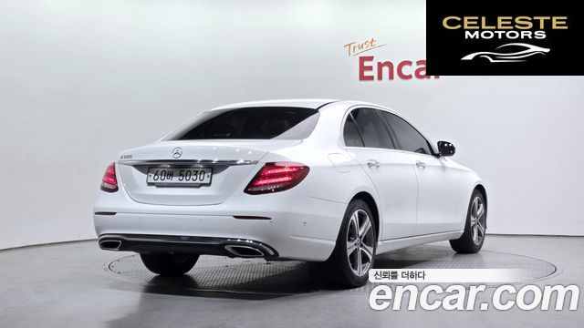 MERCEDES BENZ E-Classe W213 E300 Avantgarde 2019 — photo 2 sur 20