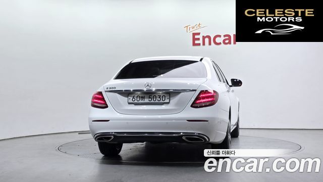 MERCEDES BENZ E-Classe W213 E300 Avantgarde 2019 — photo 4 sur 20