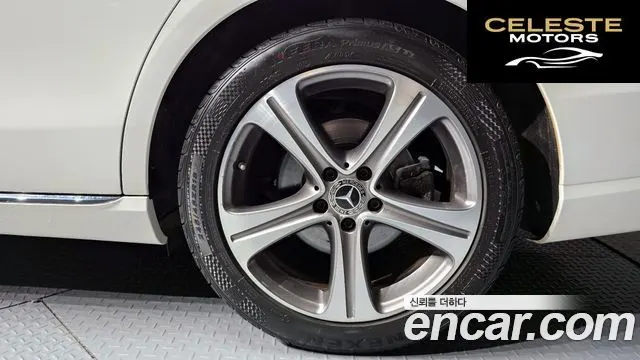 MERCEDES BENZ E-Classe W213 E300 Avantgarde 2019 — photo 30 sur 39