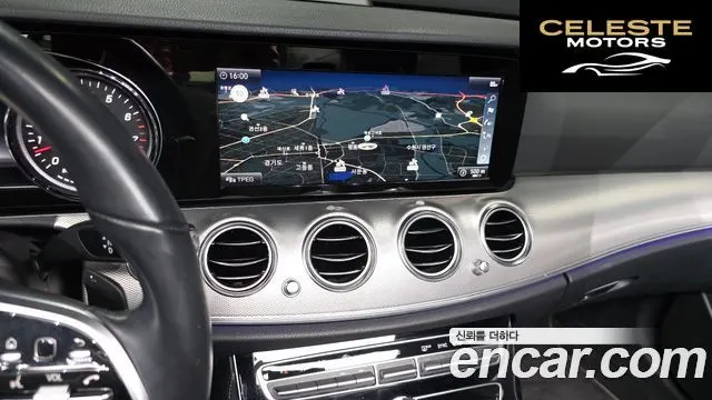 MERCEDES BENZ E-Classe W213 E300 Avantgarde 2019 — photo 21 sur 31