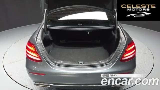 MERCEDES BENZ E-Classe W213 E300 Avantgarde 2019 — photo 26 sur 31