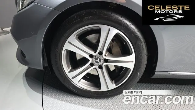 MERCEDES BENZ E-Classe W213 E300 Avantgarde 2019 — photo 5 sur 31