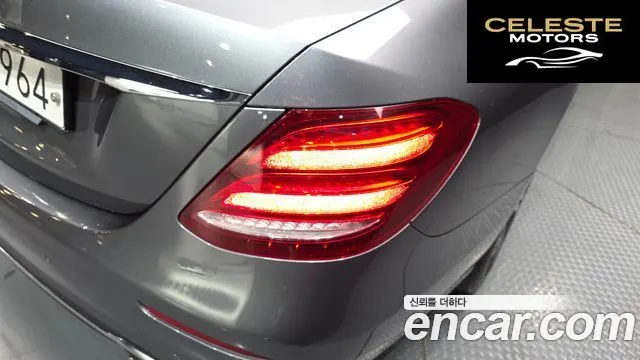 MERCEDES BENZ E-Classe W213 E300 Avantgarde 2019 — photo 9 sur 31