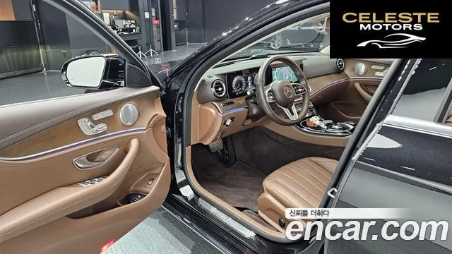 MERCEDES BENZ E-Classe W213 E300 4MATIC Exclusive 2019 — photo 13 sur 31
