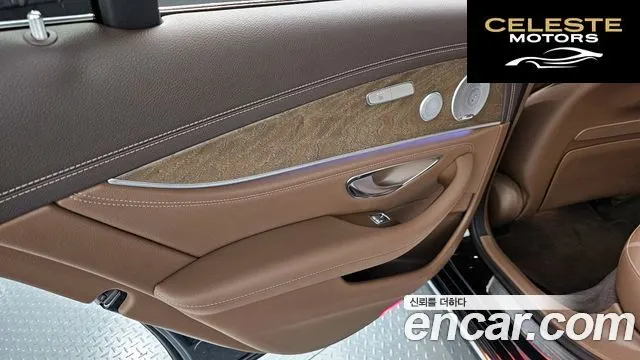 MERCEDES BENZ E-Classe W213 E300 4MATIC Exclusive 2019 — photo 15 sur 31