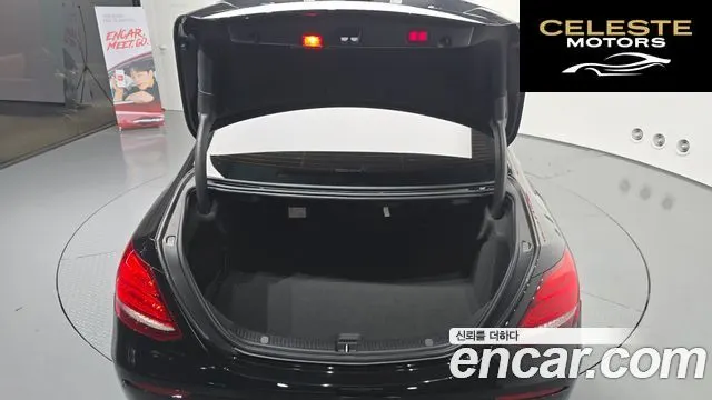 MERCEDES BENZ E-Classe W213 E300 4MATIC Exclusive 2019 — photo 31 sur 31