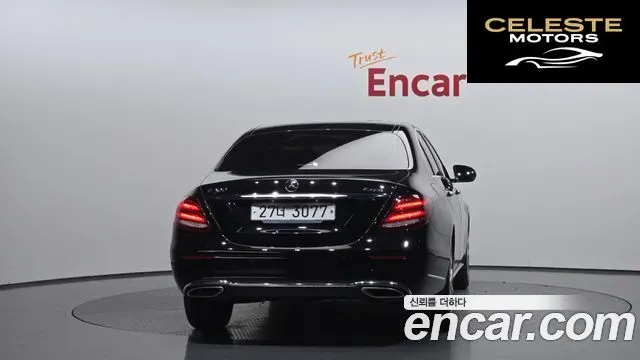 MERCEDES BENZ E-Classe W213 E300 4MATIC Exclusive 2019 — photo 4 sur 31