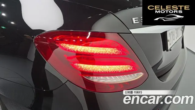 MERCEDES BENZ E-Classe W213 E300 4MATIC Exclusive 2019 — photo 9 sur 31