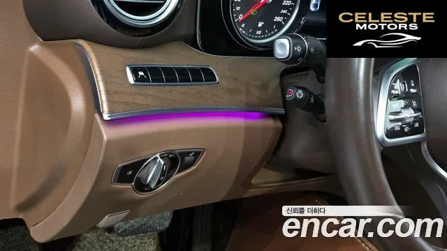 MERCEDES BENZ E-Classe W213 E220d 4MATIC Exclusive 2019 — photo 18 sur 30