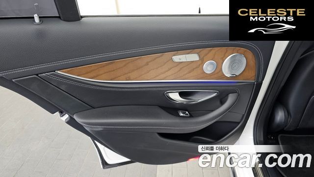 MERCEDES BENZ E-Classe W213 E300 4MATIC Exclusive 2019 — photo 15 sur 36