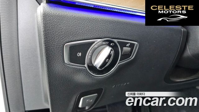 MERCEDES BENZ E-Classe W213 E300 4MATIC Exclusive 2019 — photo 29 sur 36