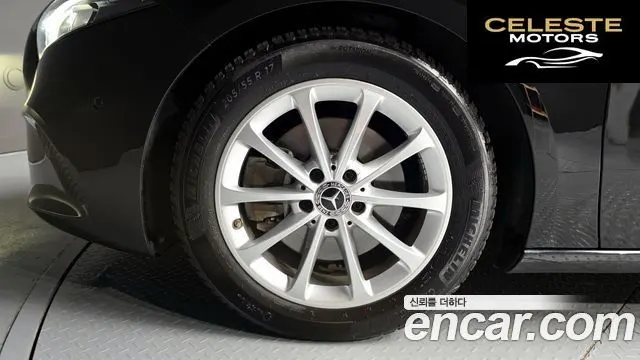 MERCEDES BENZ A-Classe W177 A220 Berline 2020 — photo 5 sur 38