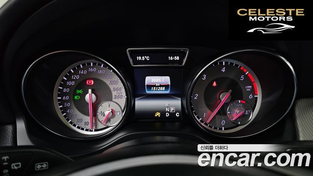 MERCEDES BENZ GLA-Classe X156 GLA200 d 4MATIC 2016 — photo 8 sur 20