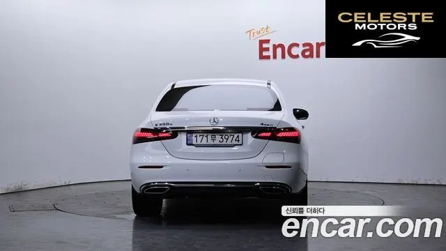 MERCEDES BENZ E-Classe W213 E300e 4MATIC Exclusive 2023 — photo 4 sur 30