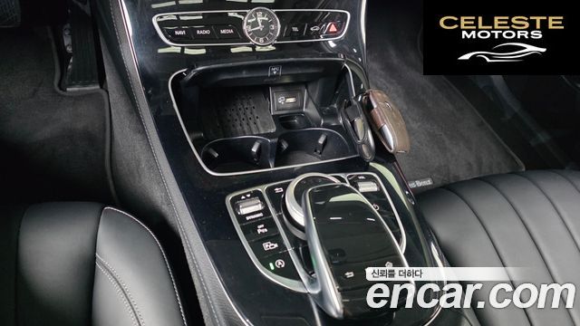 MERCEDES BENZ E-Classe W213 E220d 4MATIC Exclusive 2020 — photo 31 sur 32