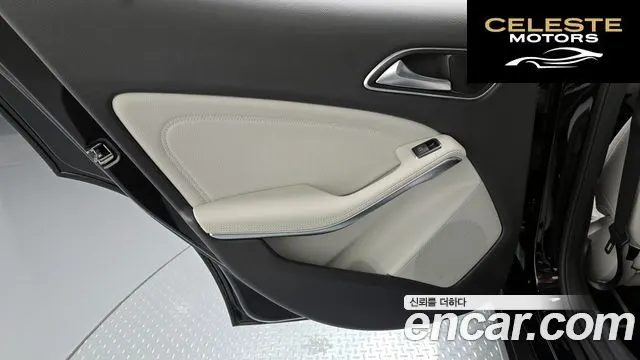 MERCEDES BENZ GLA-Classe X156 GLA220 2019 — photo 15 sur 30