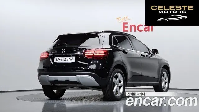 MERCEDES BENZ GLA-Classe X156 GLA220 2019 — photo 2 sur 30