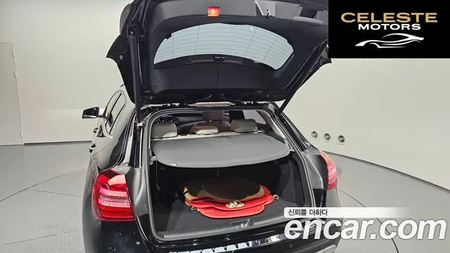 MERCEDES BENZ GLA-Classe X156 GLA220 2019 — photo 26 sur 30