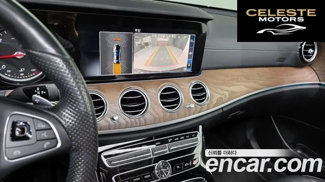 MERCEDES BENZ E-Classe W213 E220d 4MATIC Exclusive 2018 — photo 23 sur 33