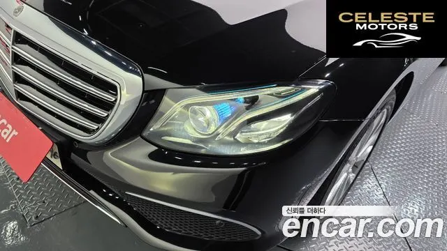 MERCEDES BENZ E-Classe W213 E220d 4MATIC Exclusive 2018 — photo 8 sur 33