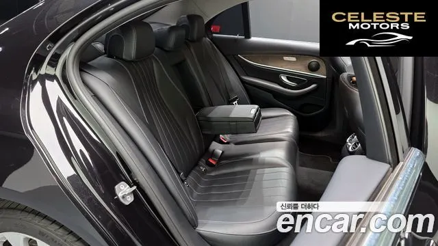 MERCEDES BENZ E-Classe W213 E220d 4MATIC Exclusive 2018 — photo 17 sur 33