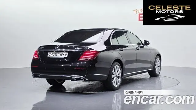MERCEDES BENZ E-Classe W213 E220d 4MATIC Exclusive 2018 — photo 2 sur 33