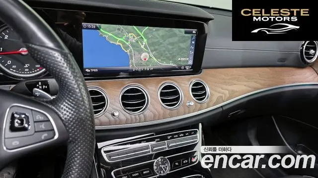 MERCEDES BENZ E-Classe W213 E220d 4MATIC Exclusive 2018 — photo 20 sur 33
