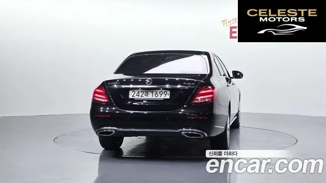 MERCEDES BENZ E-Classe W213 E220d 4MATIC Exclusive 2018 — photo 4 sur 33