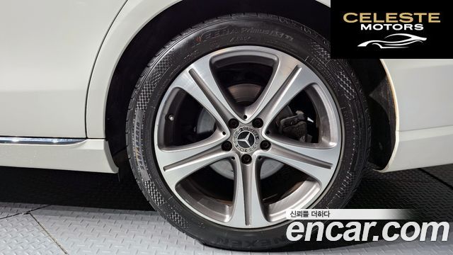 MERCEDES BENZ E-Classe W213 E300 Avantgarde 2019 — photo 30 sur 39