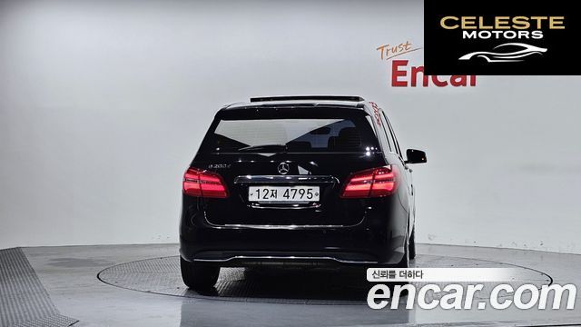 MERCEDES BENZ B-Classe W246 B200 d 2018 — photo 4 sur 35