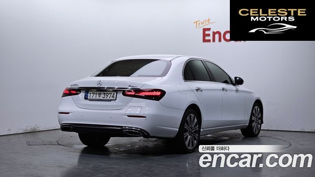 MERCEDES BENZ E-Classe W213 E300e 4MATIC Exclusive 2023 — photo 2 sur 30