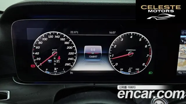 MERCEDES BENZ E-Classe W213 E300 4MATIC Avantgarde 2019 — photo 11 sur 41