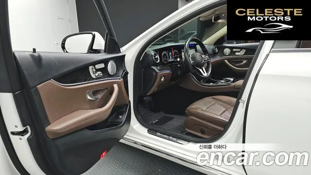 MERCEDES BENZ E-Classe W213 E300 4MATIC Avantgarde 2019 — photo 13 sur 41